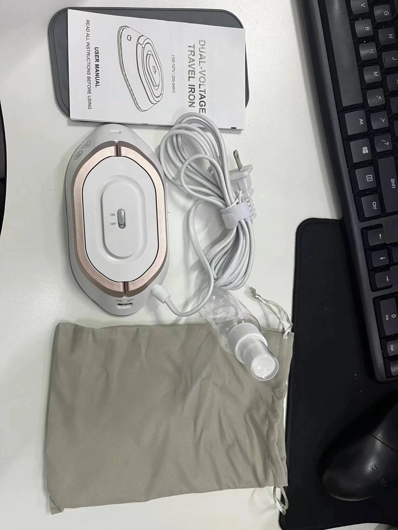 Mini Travel Iron – Dual Voltage, Lightweight & Compact for Worldwide Travel